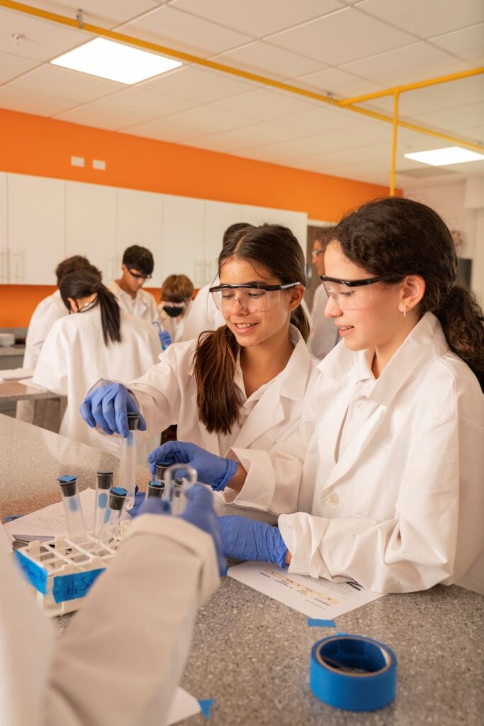 Metropolitan School of Panama MET