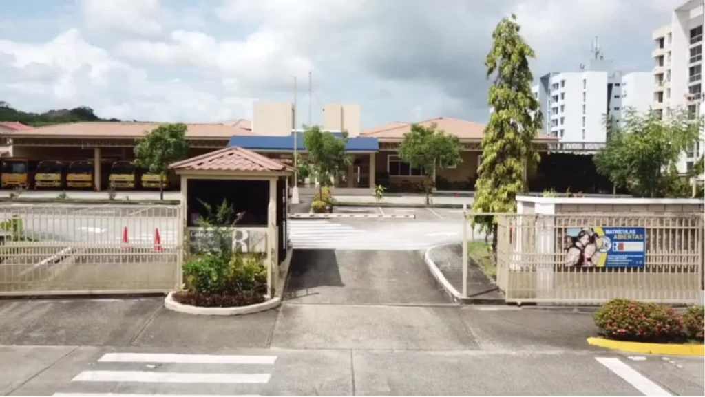 Colegio Real de Panamá portada