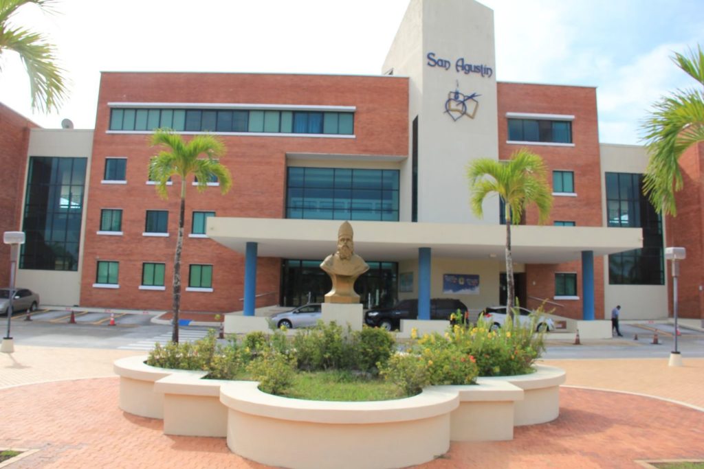 Colegio San Agustín Panamá portada