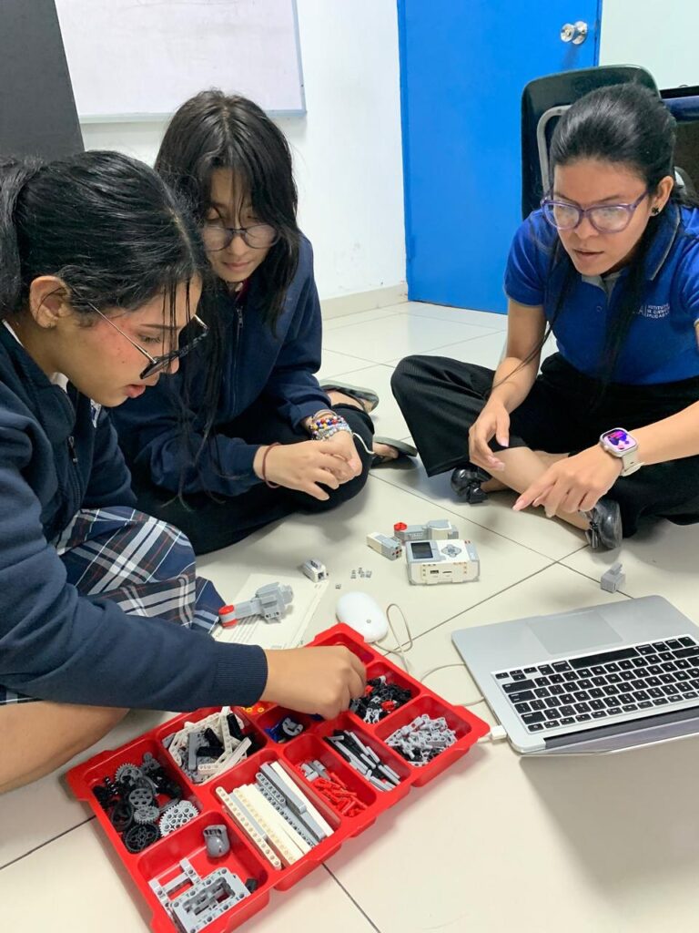 Instituto de Ciencias Aplicadas 13