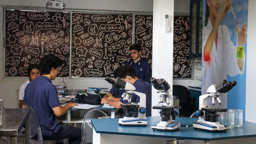 Wisdom Academy Panama 8