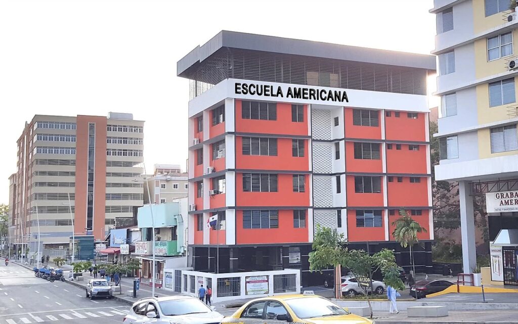 Escuela Americana Portada